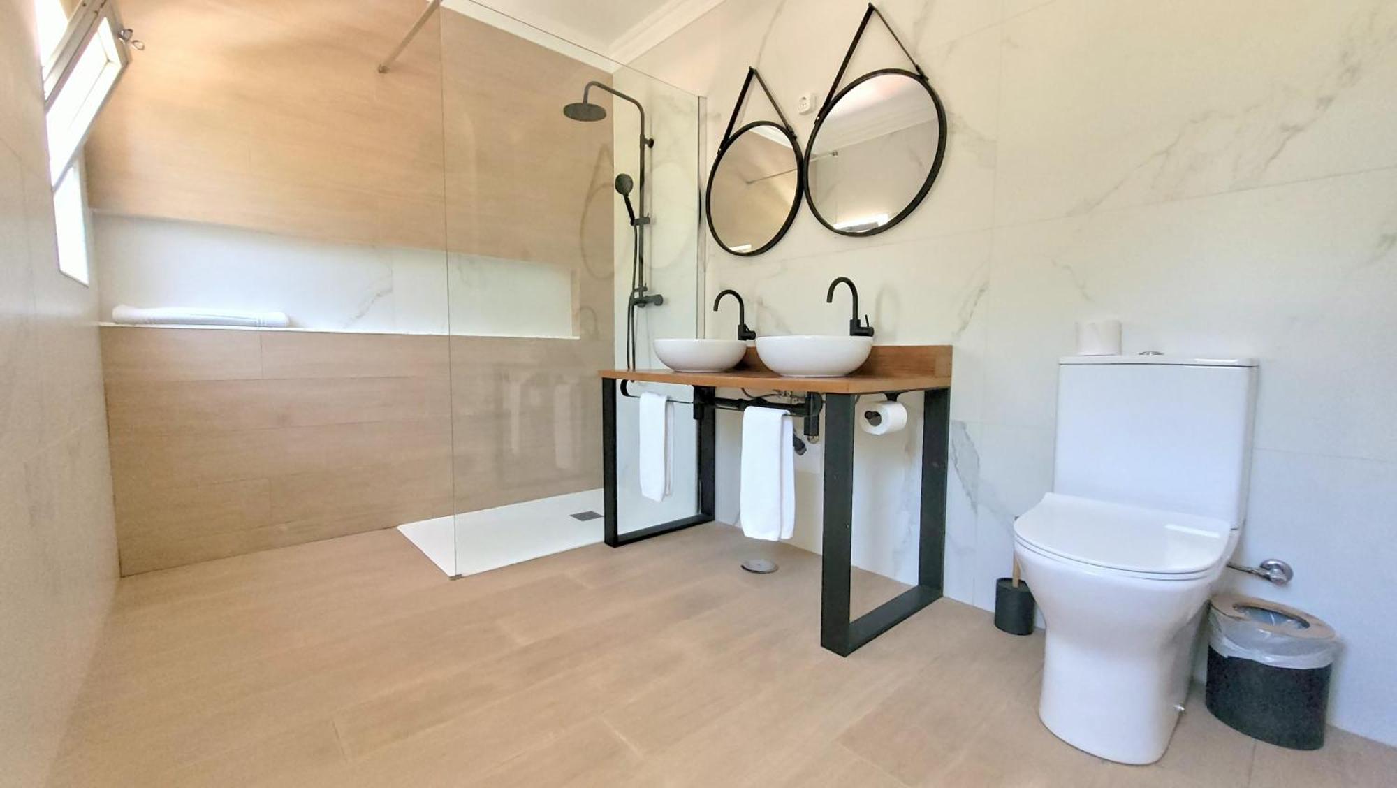קווארטיירה Walking Distance To The Centre - Snooker Table - Private Pool - 5 Bedrooms מראה חיצוני תמונה