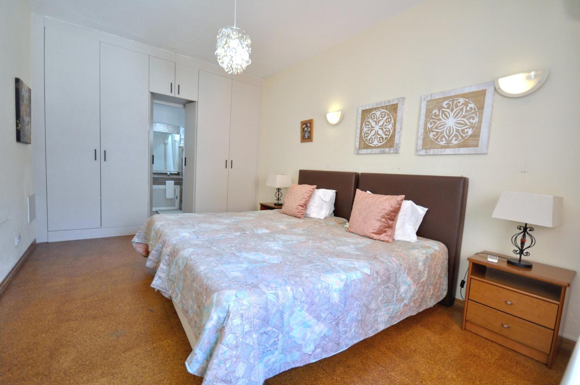 קווארטיירה Walking Distance To The Centre - Snooker Table - Private Pool - 5 Bedrooms מראה חיצוני תמונה